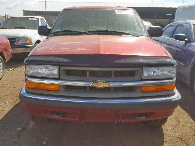 1GNDT13W112220291 - 2001 CHEVROLET BLAZER RED photo 9