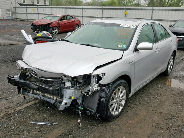 4T1BB3EKXBU132544 - 2011 TOYOTA CAMRY HYBR SILVER photo 2