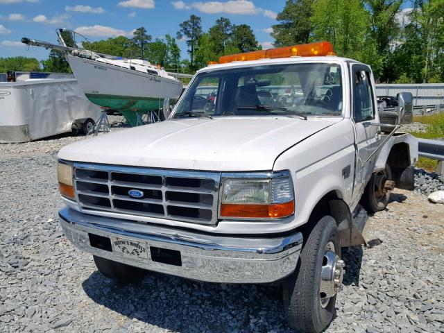 1FDLF47F6VEC10136 - 1997 FORD F SUPER DU WHITE photo 2