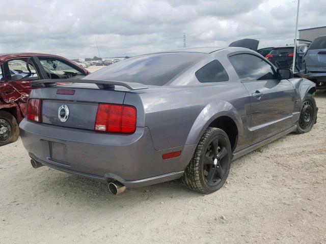 1ZVFT82H165160481 - 2006 FORD MUSTANG GT GRAY photo 4