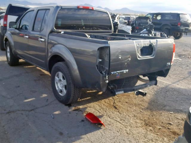 1N6AD07U88C406469 - 2008 NISSAN FRONTIER C GRAY photo 3