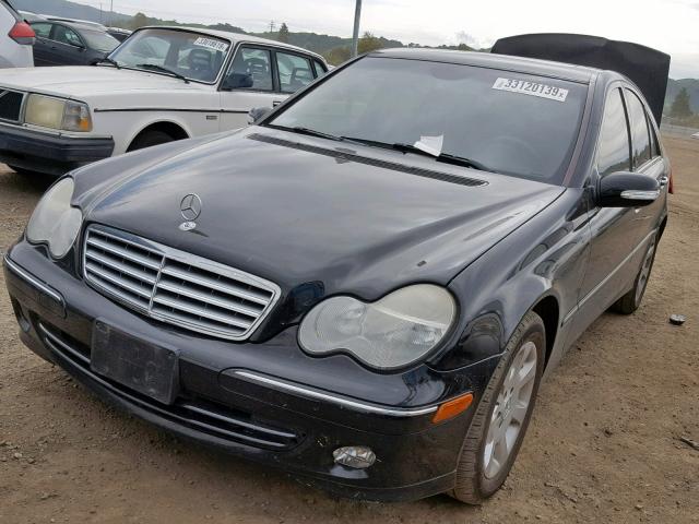 WDBRF61J85F593366 - 2005 MERCEDES-BENZ C 240 BLACK photo 2