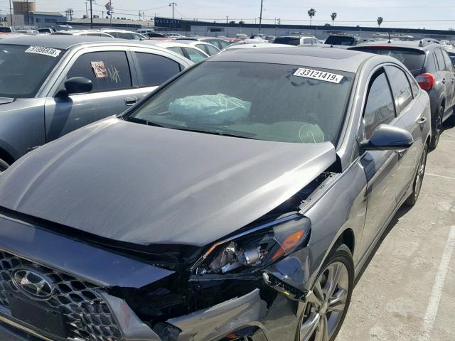 5NPE34AFXJH685863 - 2018 HYUNDAI SONATA SPO GRAY photo 2