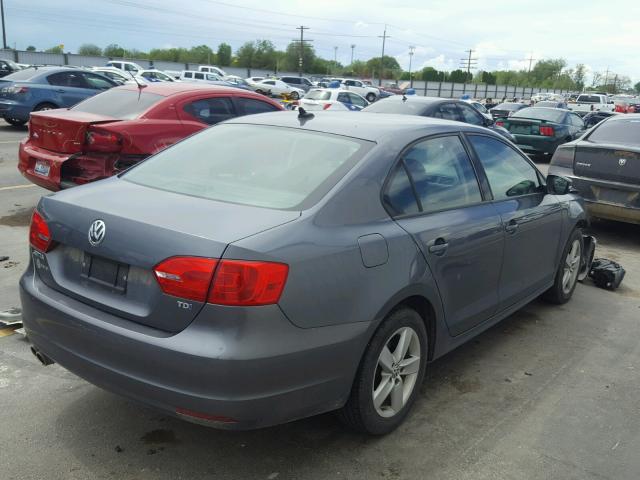 3VWLL7AJ6BM048183 - 2011 VOLKSWAGEN JETTA TDI GRAY photo 4