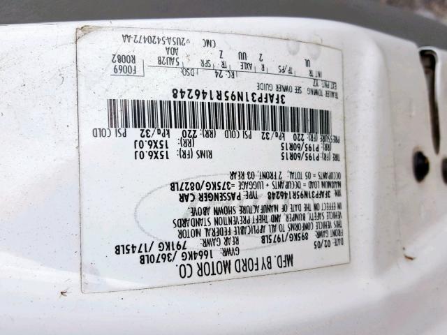 3FAFP31N95R146248 - 2005 FORD FOCUS ZX3 WHITE photo 10