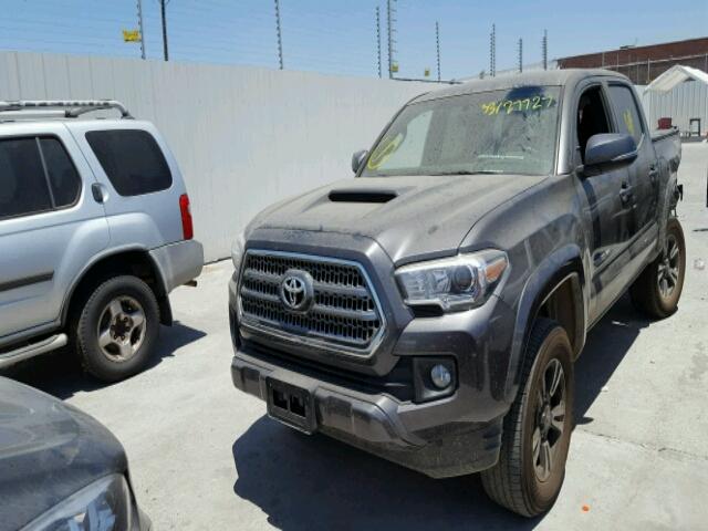 3TMCZ5AN7GM017024 - 2016 TOYOTA TACOMA DCS GRAY photo 2