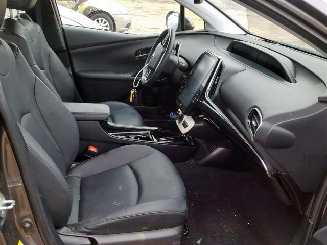 JTDKARFP3H3034359 - 2017 TOYOTA PRIUS PRIM 灰色 照片 5