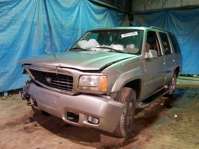 1GYEK13R4YR100779 - 2000 CADILLAC ESCALADE GOLD photo 2