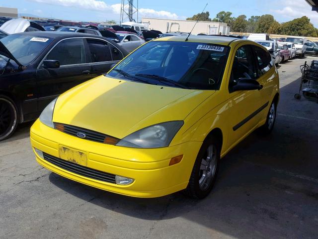 3FAFP31Z83R183291 - 2003 FORD FOCUS ZX3 YELLOW photo 2