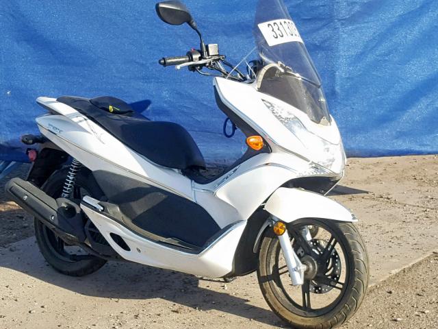 MLHJF2809B5001704 - 2011 HONDA PCX WHITE photo 1