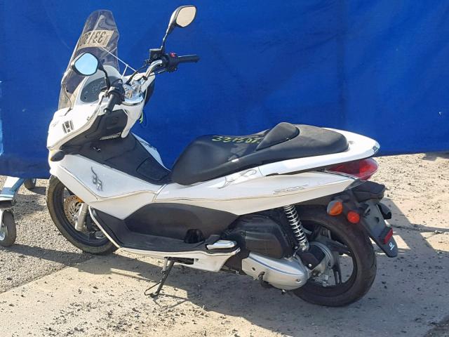 MLHJF2809B5001704 - 2011 HONDA PCX WHITE photo 3