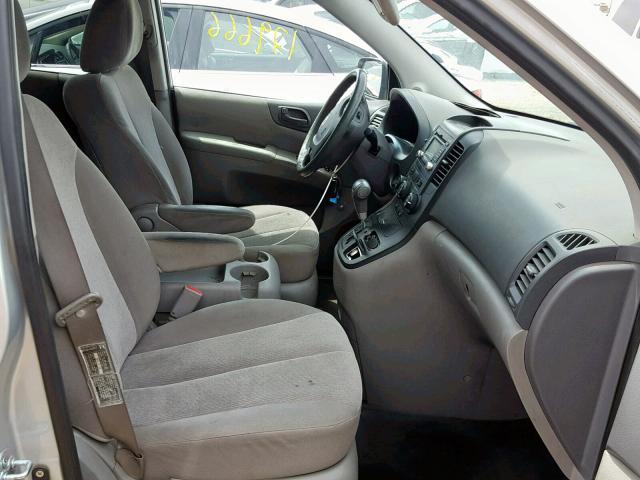 KNDMG4C79C6453158 - 2012 KIA SEDONA LX SILVER photo 5