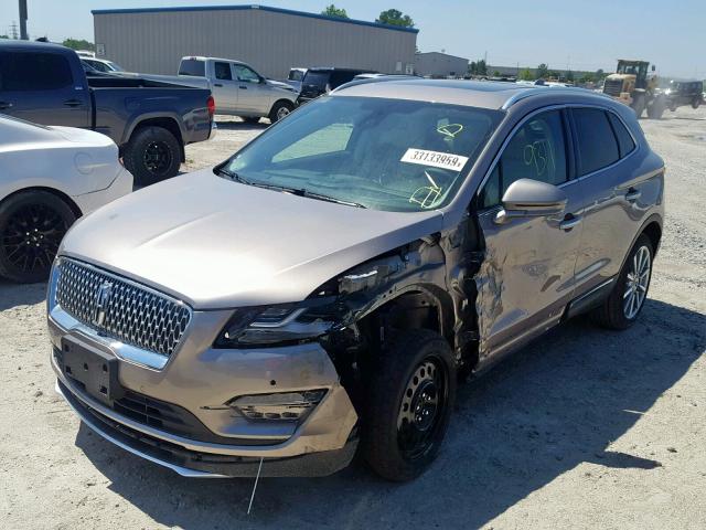 5LMCJ3C96KUL00880 - 2019 LINCOLN MKC RESERV BROWN photo 2