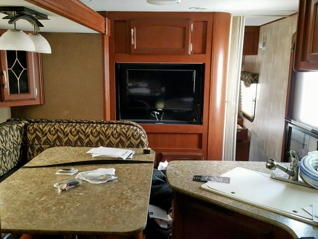 54CA11P28F1C12276 - 2015 WINNEBAGO MINNIEWINN WHITE photo 5