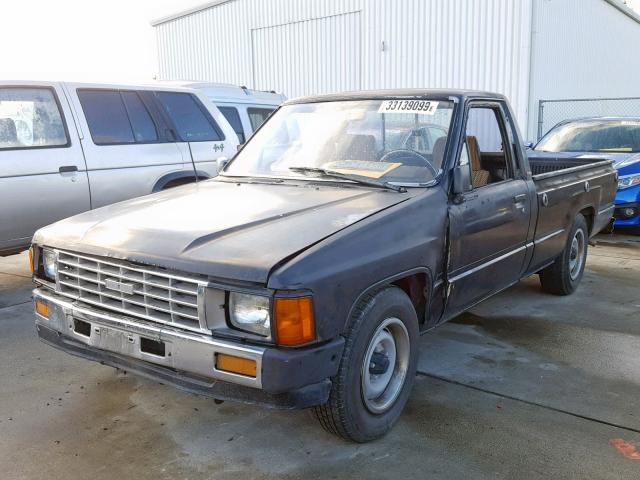 JT4RN55D0F0100237 - 1985 TOYOTA PICKUP 1/2 BLACK photo 2