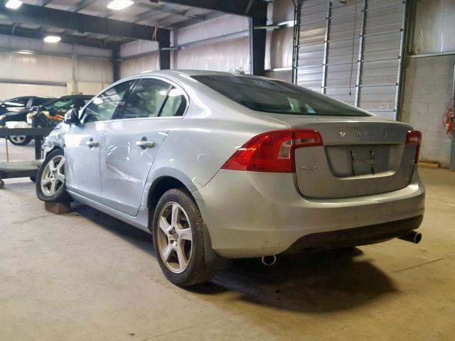 YV1612FS2D2232356 - 2013 VOLVO S60 T5 SILVER photo 3