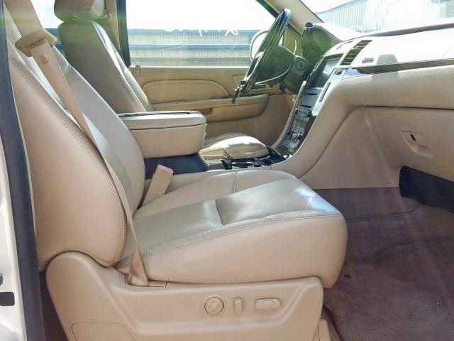 1GYFC43579R256932 - 2009 CADILLAC ESCALADE H BEIGE photo 5