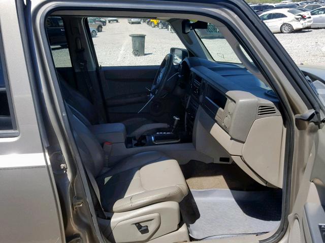 1J8HG48K06C173450 - 2006 JEEP COMMANDER GOLD photo 5