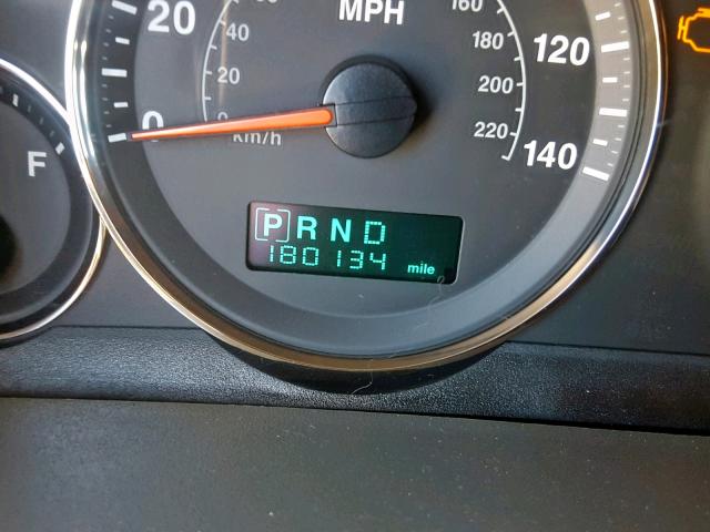 1J8HG48K06C173450 - 2006 JEEP COMMANDER GOLD photo 8