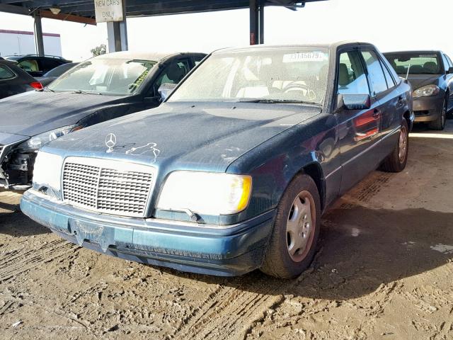 WDBEA34E2SC245179 - 1995 MERCEDES-BENZ E 420 GREEN photo 2