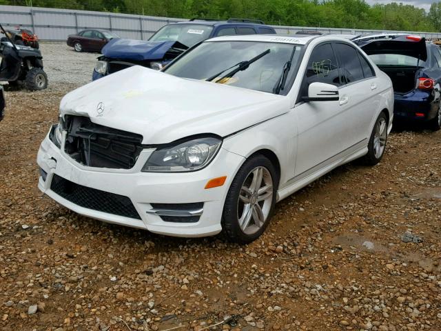 WDDGF4HB7DG081821 - 2013 MERCEDES-BENZ C 250 WHITE photo 2