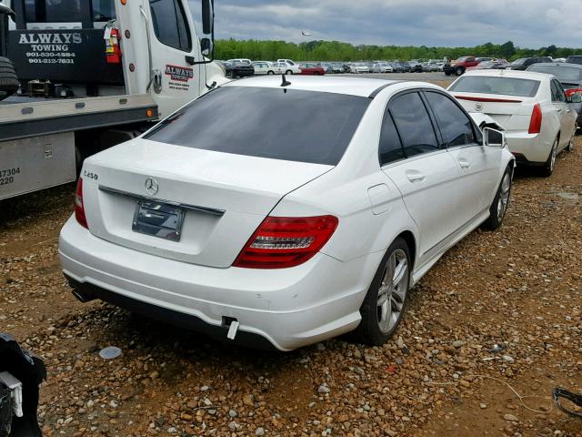 WDDGF4HB7DG081821 - 2013 MERCEDES-BENZ C 250 WHITE photo 4