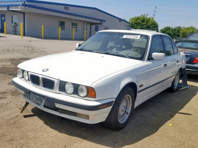 WBAHD6328SGK47880 - 1995 BMW 525 I AUTO WHITE photo 2