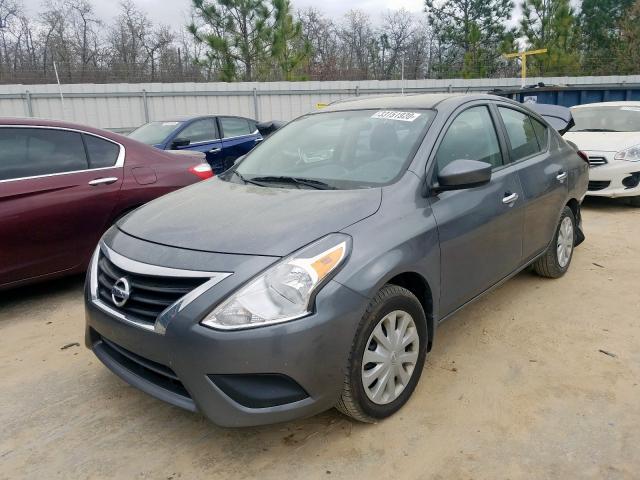 3N1CN7APXJL828986 - 2018 NISSAN nissan versa  photo 2