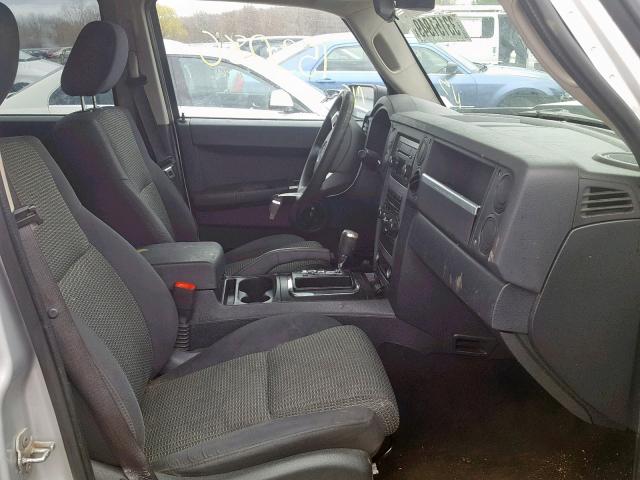 1J8HG48K58C175570 - 2008 JEEP COMMANDER SILVER photo 5
