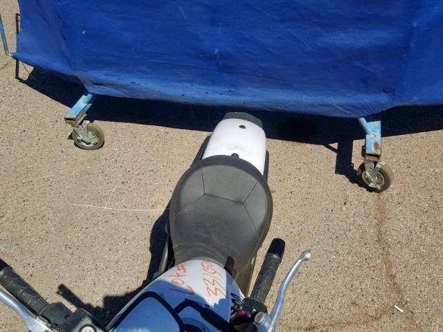 JKAENEC15JDA01063 - 2018 KAWASAKI EN650 C WHITE photo 6