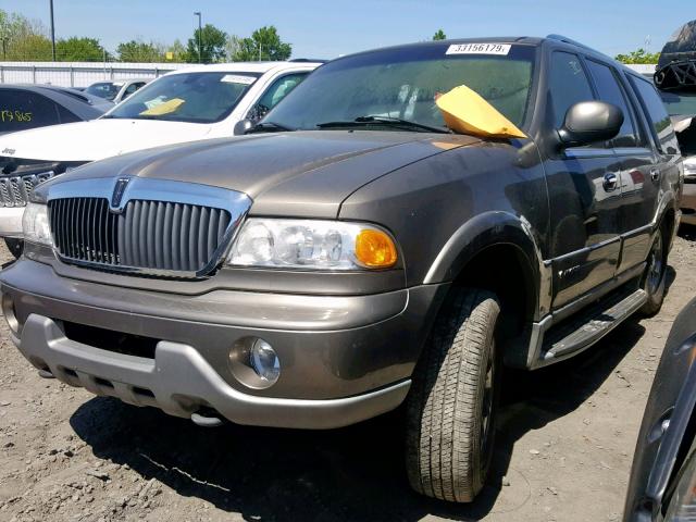 5LMFU28R11LJ27961 - 2001 LINCOLN NAVIGATOR 金色 照片 2