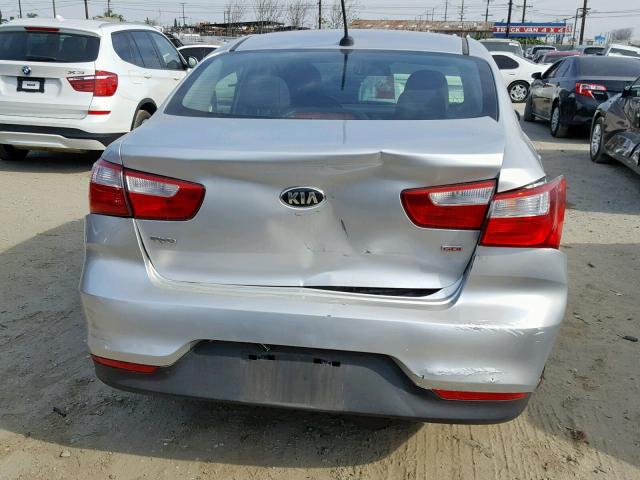 KNADM4A34H6006590 - 2017 KIA RIO LX SILVER photo 9