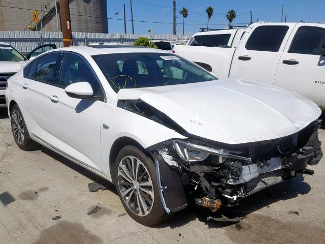 W04GM6SX3J1147936 - 2018 BUICK REGAL PREF WHITE photo 1