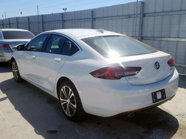 W04GM6SX3J1147936 - 2018 BUICK REGAL PREF WHITE photo 3