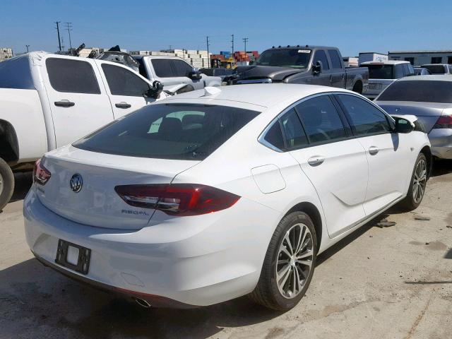 W04GM6SX3J1147936 - 2018 BUICK REGAL PREF WHITE photo 4