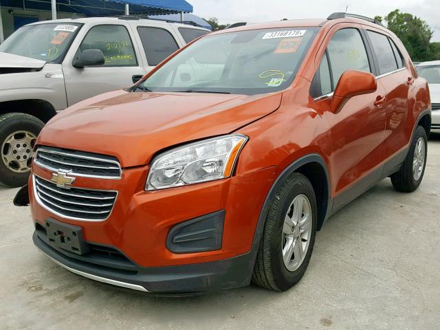 KL7CJRSB4FB116034 - 2015 CHEVROLET TRAX 1LT ORANGE photo 2