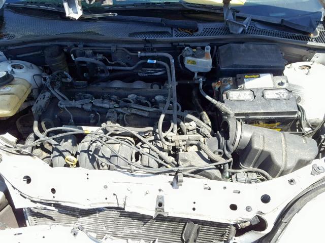 3FAFP31NX5R149563 - 2005 FORD FOCUS ZX3 WHITE photo 7