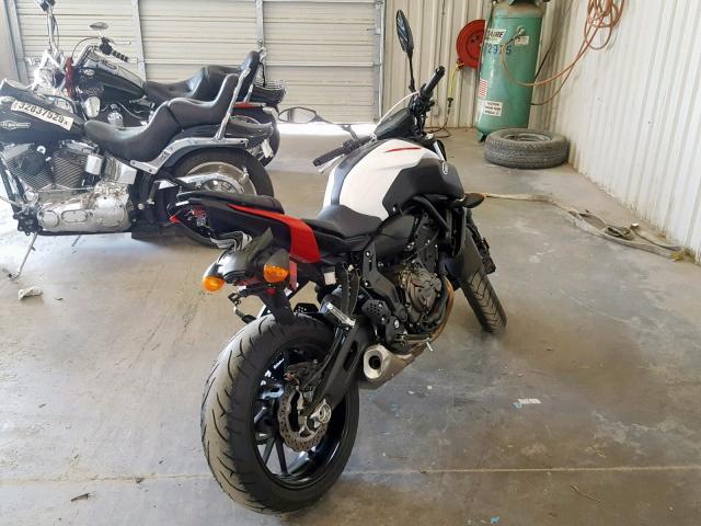 JYARM27E5JA002536 - 2018 YAMAHA MT07 WHITE photo 4