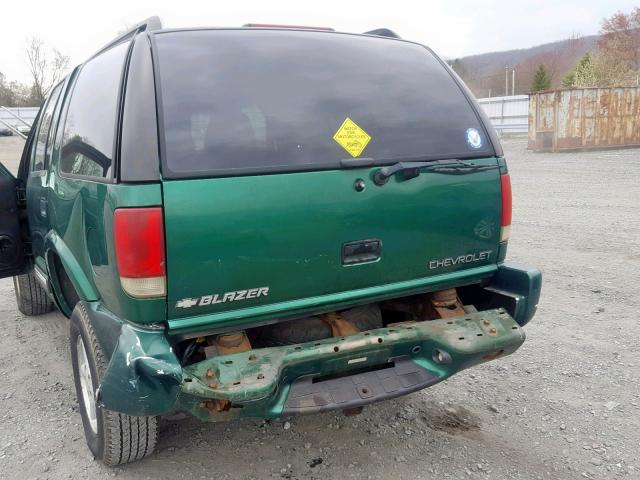 1GNDT13W2Y2241547 - 2000 CHEVROLET BLAZER GREEN photo 9