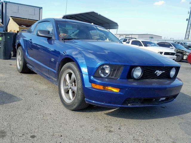 1ZVFT82H865249027 - 2006 FORD MUSTANG GT BLUE photo 1