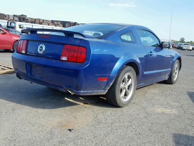 1ZVFT82H865249027 - 2006 FORD MUSTANG GT BLUE photo 4