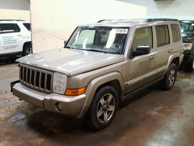 1J8HG48N16C283286 - 2006 JEEP COMMANDER TAN photo 2