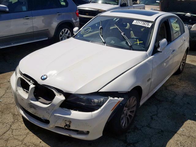 WBAPH53559A437105 - 2009 BMW 328 I SULE WHITE photo 2