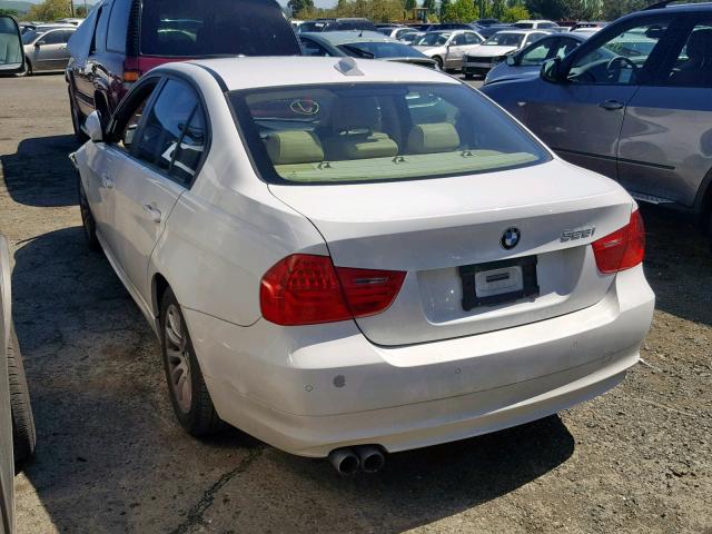 WBAPH53559A437105 - 2009 BMW 328 I SULE WHITE photo 3