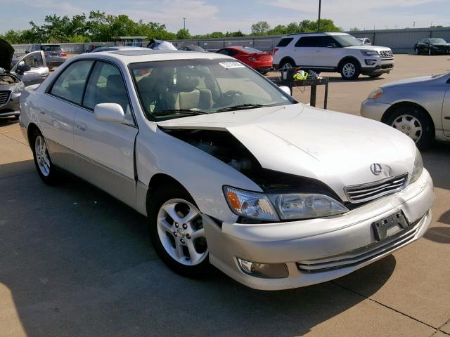 JT8BF28G415106698 - 2001 LEXUS ES 300 WHITE photo 1