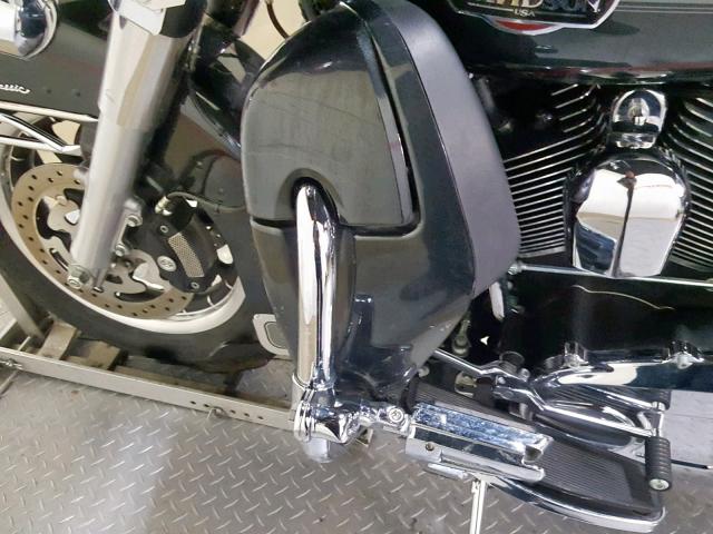 1HD1FC4128Y603390 - 2008 HARLEY-DAVIDSON FLHTCUI BLACK photo 16