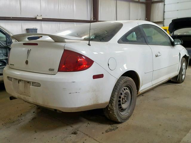 1G2AL15F977149592 - 2007 PONTIAC G5 WHITE photo 4