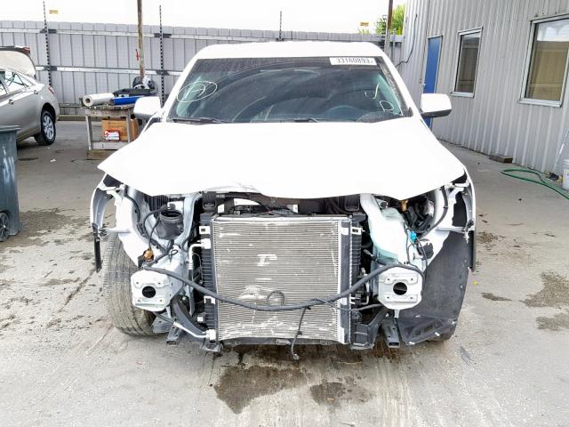 1GKKNKLA2HZ251267 - 2017 GMC ACADIA SLE WHITE photo 9