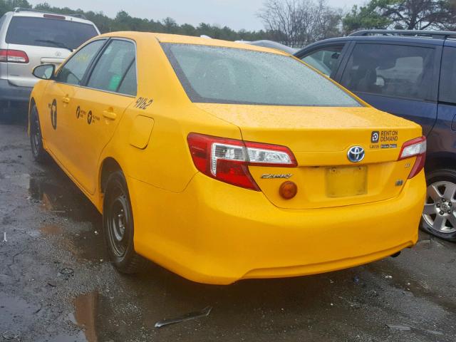 4T1BD1FK0EU128391 - 2014 TOYOTA CAMRY HYBR YELLOW photo 3