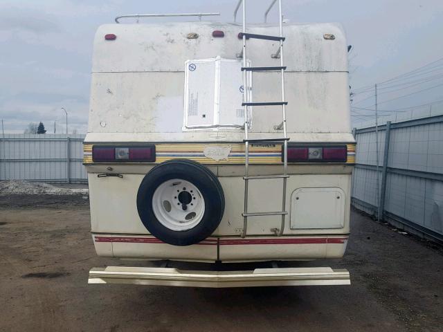 E37AHDH2124 - 1979 FORD MOTORHOME WHITE photo 9